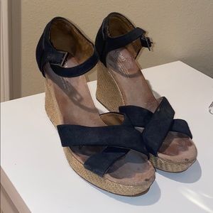 Women’s black Toms wedges Size 9.5